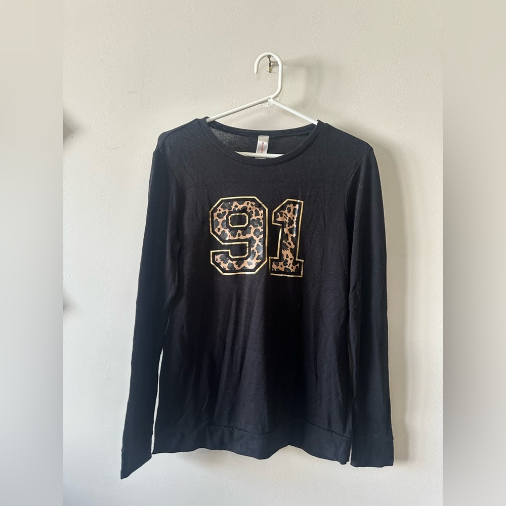 Women’s No Boundaries 91 cheetah shirt M
